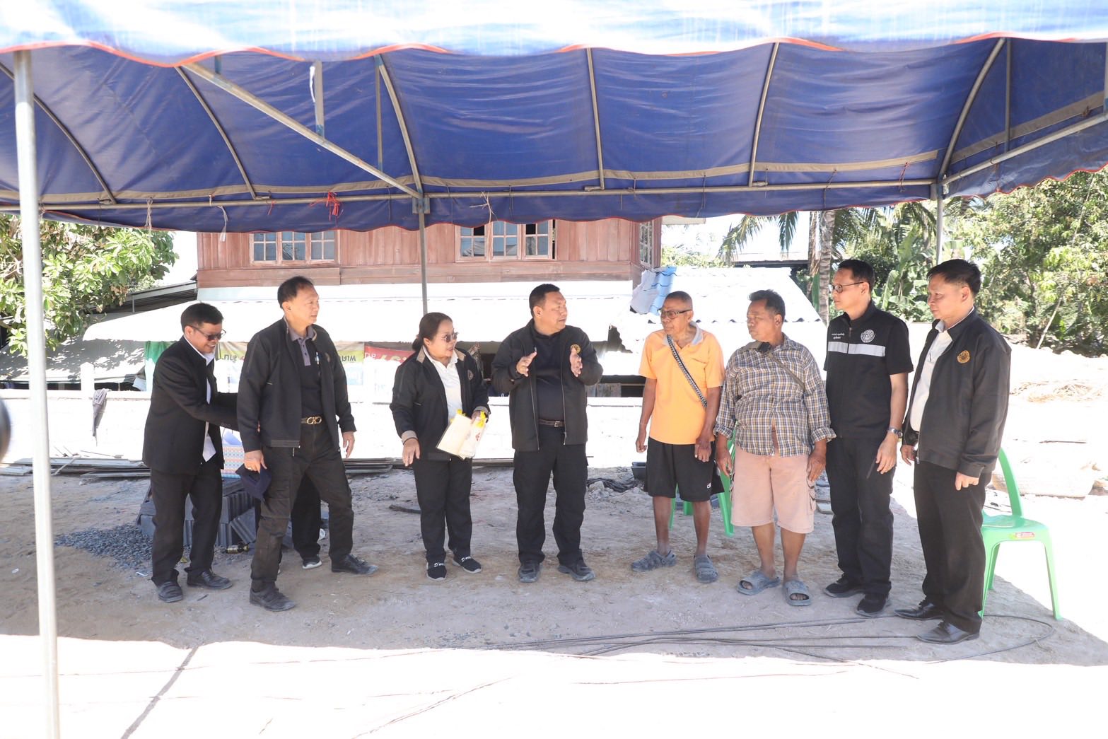 title - “ส.ป.ก. ไม่ทิ้งใครไว้ข้างหลัง” เลขาฯ สั่งลุย ศูนย์เคลื่อนที่ เร่งช่วยเกษตรกรในเขตปฏิรูปที่ดินในพื้นที่เสี่ยงภัย